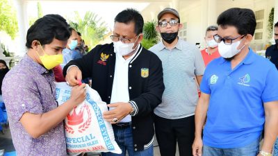 Wali Kota Serahkan Paket Ramadan Kepada Penyandang Disabilitas