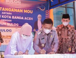Wali Kota dan Direktur Bisnis Bulog Teken MoU Bidang Komoditi Pangan