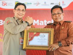 OJK Anugerahi Aminullah Penghargaan