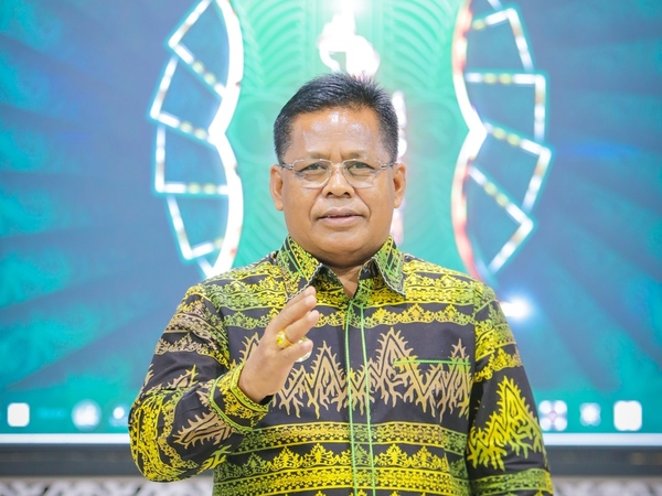 Ketua Umum Masyarakat Ekonomi Syariah (MES) Aceh, H. Aminullah Usman, SE. Ak, MM.