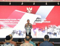 Terima Penghargaan dari Pemerintah, Kapolri Komitmen Terus Tingkatkan Layanan Publik