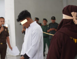 Terbukti Berikhtilat Sepasang Muda Mudi Dihukum Cambuk