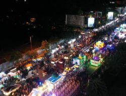 Ribuan Masyarakat Padati Tepian Jalur Pawai Takbir Idul Adha 1444 Hijriah