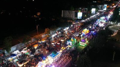 Ribuan Masyarakat Padati Tepian Jalur Pawai Takbir Idul Adha 1444 Hijriah