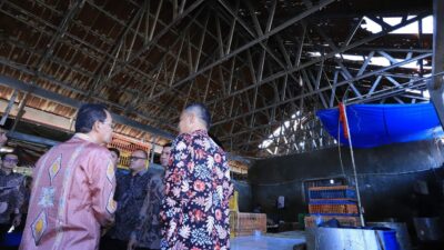 Kunjungi Pasar Al Mahirah, Amiruddin Pastikan Atap Bocor Segera Diperbaiki