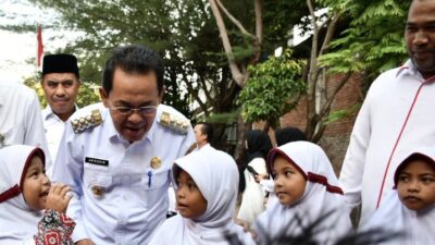 Kunjungi Sejumlah Sekolah, Pj Wali Kota Amiruddin Dukung Gerakan Transisi PAUD ke SD