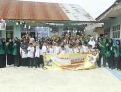 HIMAKO Mengajar X 100 Senyum Sambangi SDN 14 dan 15 Muara Dua