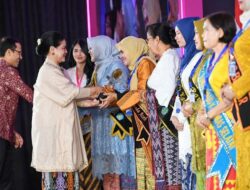 Wardiati Terima Penghargaan Wiyata Dharma Utama Dari Kemendikbud Ristek RI