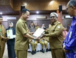 Pj Gubernur Aceh Serahkan DIPA dan TKD Tahun Anggaran 2024