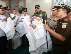 Forkopimda Banda Aceh Pantau Gudang Logistik dan Pelipatan Surat Suara