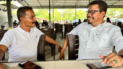 Zainuddin, Ketua Partai Golkar Kecamatan Baitussalam Aceh Besar. (Kanan)