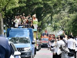 Kedatangan Piala Adipura XI Disambut Antusias