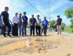 Tinjau Jalan Rusak di Permukiman Warga, Amiruddin Instruksikan Dinas PUPR Segera Perbaiki