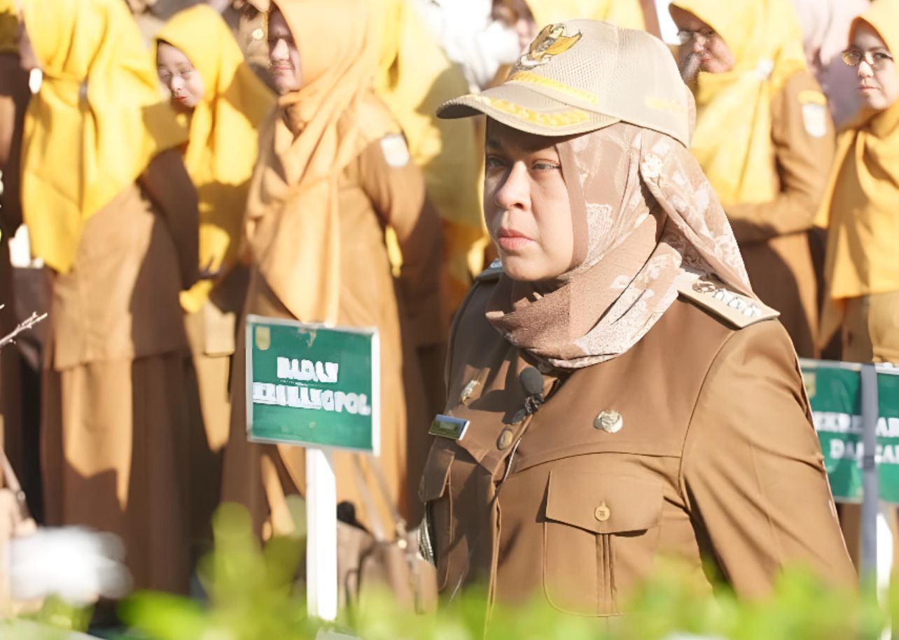 Camat Lueng Bata, Dra Sukmawati