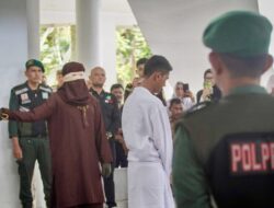 Empat Terpidana Kasus Jinayat Jalani Hukuman Cambuk di Banda Aceh
