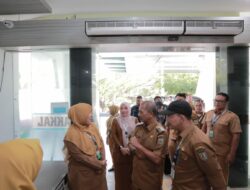 Kunjungi RSUD Meuraxa, Ade Surya Harap Pelayanan Kesehatan Terus Dimaksimalkan