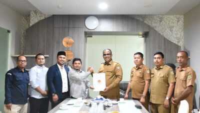 KIP Banda Aceh Serahkan Dokumen Administrasi Pengangkatan Anggota DPRK Hasil Pileg 2024
