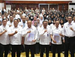 Sukseskan PON XXI, Azwardi Kukuhkan Tim Kesehatan dan SDM