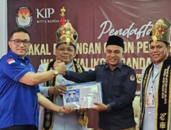 Ribuan Massa Antar AMIN ke KIP Banda Aceh