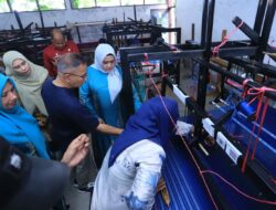 Yekki Yasmin Ajak Seluruh OPD Pemko Banda Aceh Pakai Wastra Khas Aceh