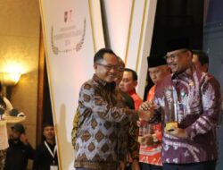 Pj Gubernur Safrizal Raih Penghargaan Apresiasi Kinerja Pemerintahan Daerah 2024