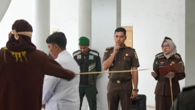Enam Terpidana Pelanggar Syariat di Banda Aceh Dieksekusi Cambuk