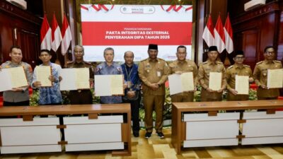 Pj Gubernur Safrizal Serahkan DIPA dan TKD Tahun 2025, Total Rp46,98 Triliun