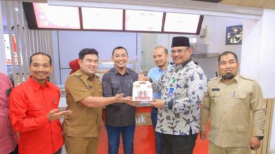 Pj Gubernur Aceh Apresiasi Kutaradja Fried Chicken