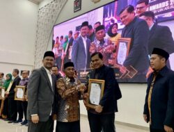 LKMS Mahirah Muamalah Terima FEBI Award 2024