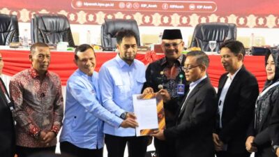 KIP Tetapkan Mualem-Dek Fadh Gubernur-Wagub Aceh Terpilih