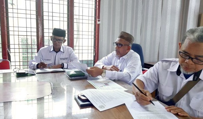 Pejabat Pelaksana Teknis Kegiatan (PPTK), Irwanda M Jamil, S.Ag memimpin rapat lanjutan persiapan seleksi bagi calon kafilah MTQ yang digelar di aula lantai 2 Dinas Syariat Kota Banda Aceh.