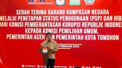 Plt. Sekda Aceh, Drs. Muhammad Diwarsyah, M.Si, saat memberikan sambutan pada acara Serah Terima Barang Rampasan Negara Melalui Penetapan Status Penggunaan (PSP) dan Hibah dari Komisi Pemberantasan Korupsi RI kepada Komisi Pemilihan Umum, Pemerintah Aceh, dan Pemerintah Kota Tomohon, di Jakarta, Jum'at (14/2/2025).