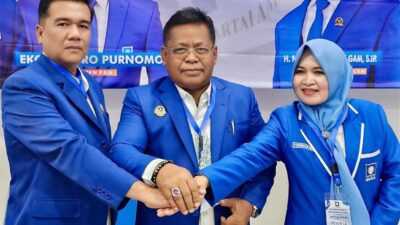 Foto bersama: Ketua DPD PAN Banda Aceh periode 2026-2031, Aminullah Usman (tengah) bersama Sekretaris DPD Aulia Afridzal, dan Bendahara DPD Yusnimar. Foto: AD