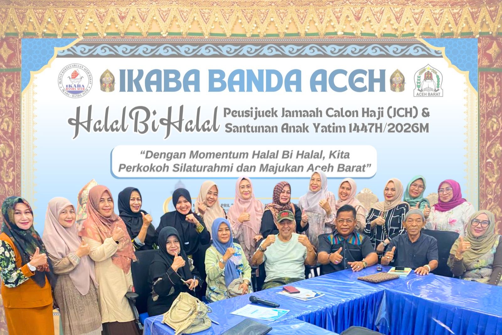 FOTO BERSAMA: Panitia Pelaksana Halal Bi Halal, Peusijuek Jamaah Calon Haji (JCH), dan Santunan Anak Yatim 1447H/2026M IKABA Banda Aceh bersama Ketua IKABA Banda Aceh, H. Aminullah Usman, SE. Ak, MM. (Foto: In)