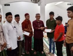 Santunan Anak Yatim Warnai Peringatan Nuzulul Qur’an di Gampong Leu Ue