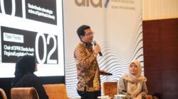 Ketua DPRK Banda Aceh, Irwansyah ST hadir sebagai salah satu pembicara dalam Forum Arsitek Dunia berbagi pespektif tentang bagaimana arsitek tidak hanya berbentuk ruang tetapi juga masa depan kota dan peradaban, belajar bagaimana keteguhan rakyat Aceh dalam menghadapi berbagai bencana, di Hermes Hotel Jumat, 17/4/2026 (Foto: Sekretariat DPRK Banda Aceh)