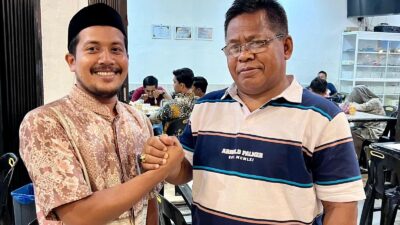 Keuchik Gampong Lamdom terpilih periode 2026-2032, Al Mahidir, S.Pd.I bersama Ketua DPD PAN Banda Aceh, H. Aminullah Usman, SE. Ak, MM.
