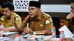 Kepala Dinas Pendidikan Aceh, Murthalamuddin, menginstruksikan agar seluruh sekolah menyelenggarakan upacara peringatan Hardiknas pada 2 Mei 2026 pukul 07.30 WIB dengan melibatkan siswa, guru, dan tenaga kependidikan.