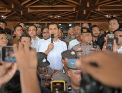 Pasang Badan Temui Massa, Sekda Aceh Jamin Rakyat Miskin Tetap Berobat Gratis Lewat JKA
